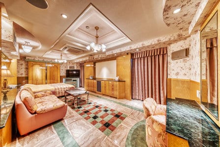 大阪のおすすめラブホ「ホテル サラ・デル・レイ難波店」